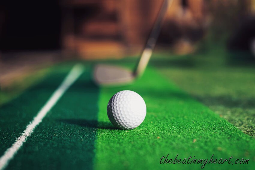 Mini golf course